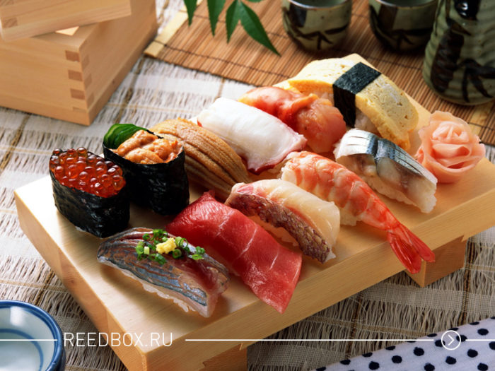 Вкусный и красивый набор суши и ролов